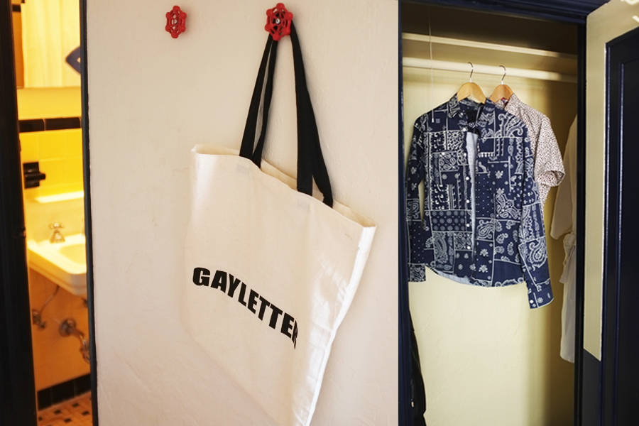 Freehandtote_shirts_hooks_GAYLERRER