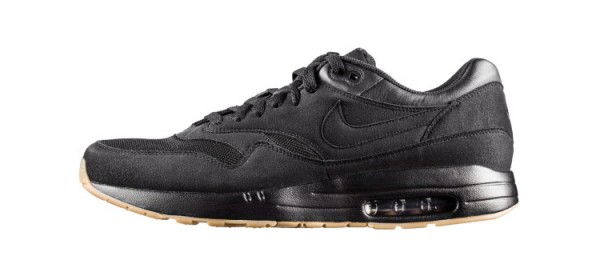 apc-x-nike_GAYLETTER apc-x-nike_GAYLETTER